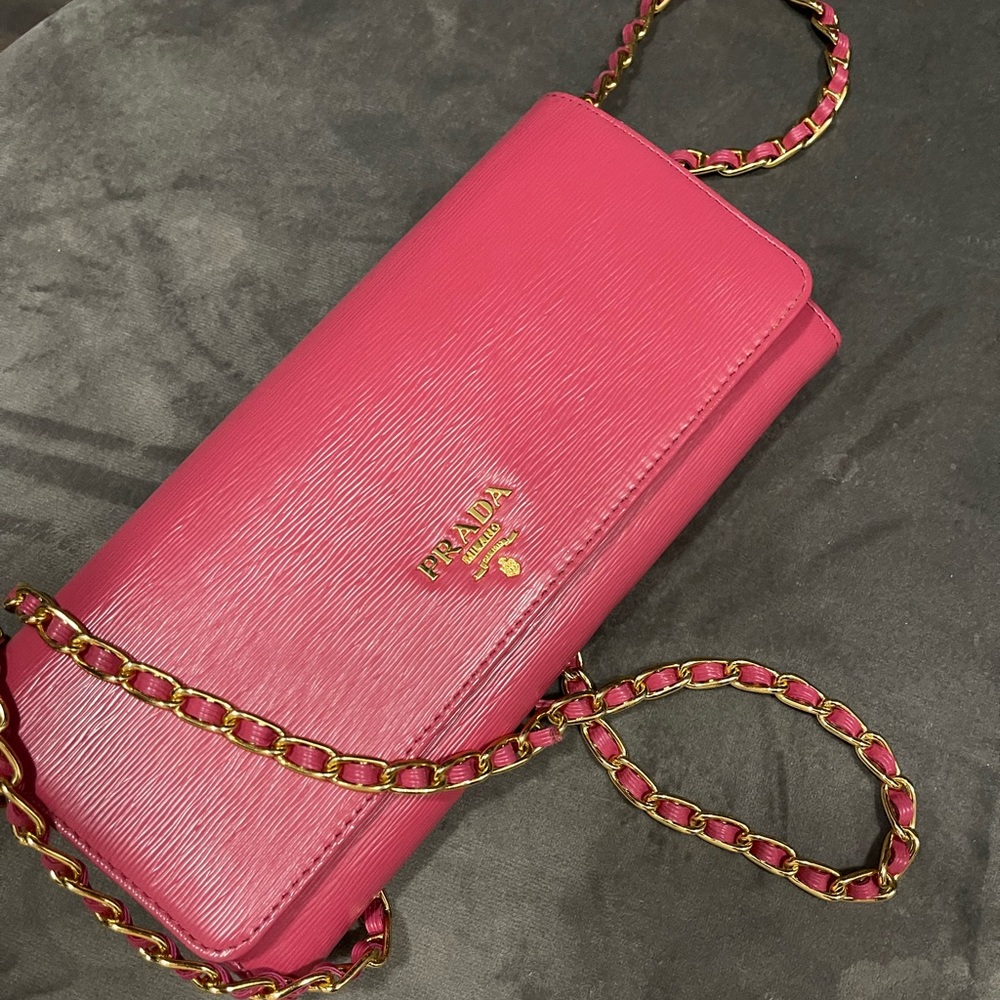 Prada saffiano metal wallet on chain